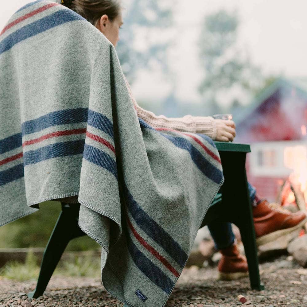 Cabin Wool Throw: Smoke olive navy