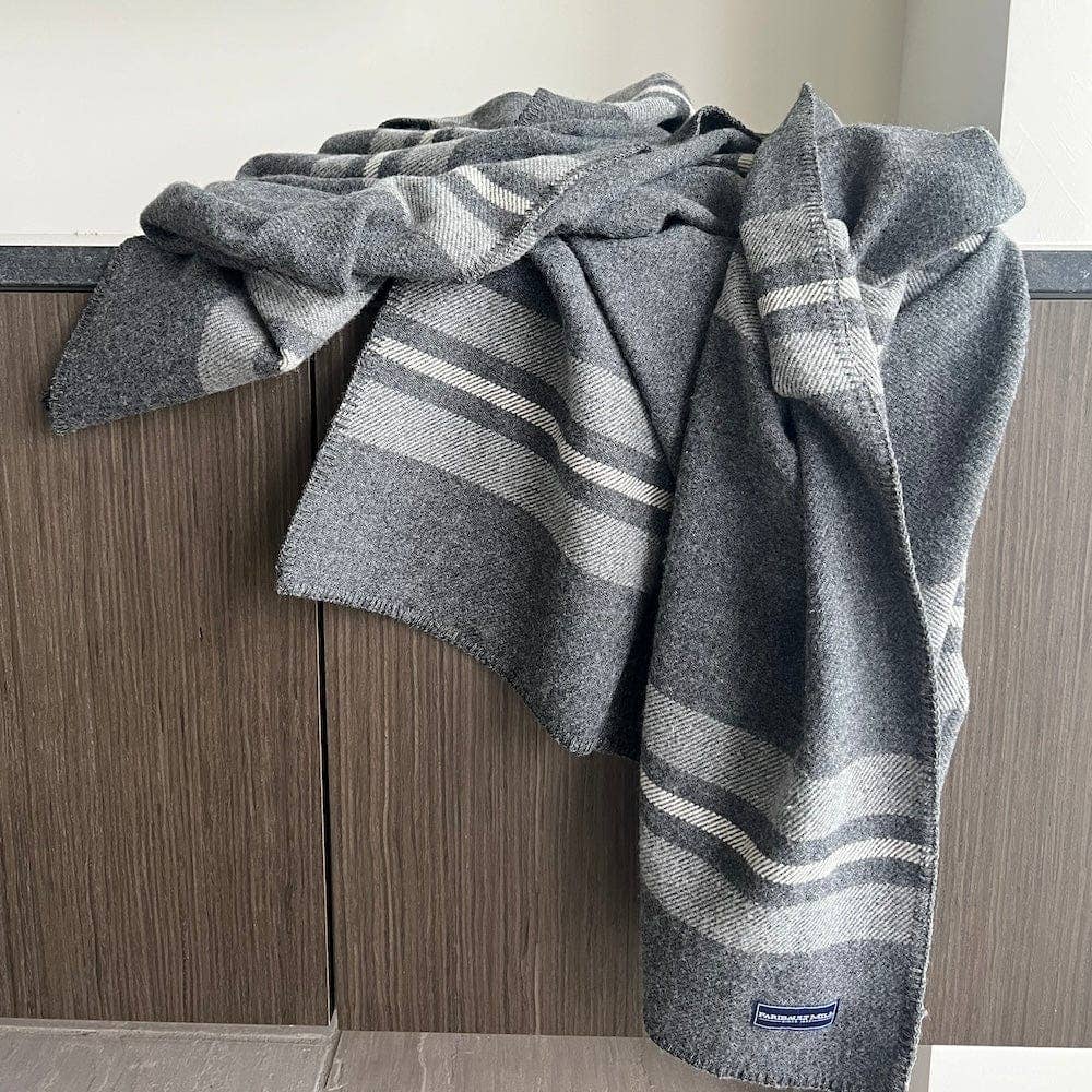 Cabin Wool Throw: Smoke olive navy