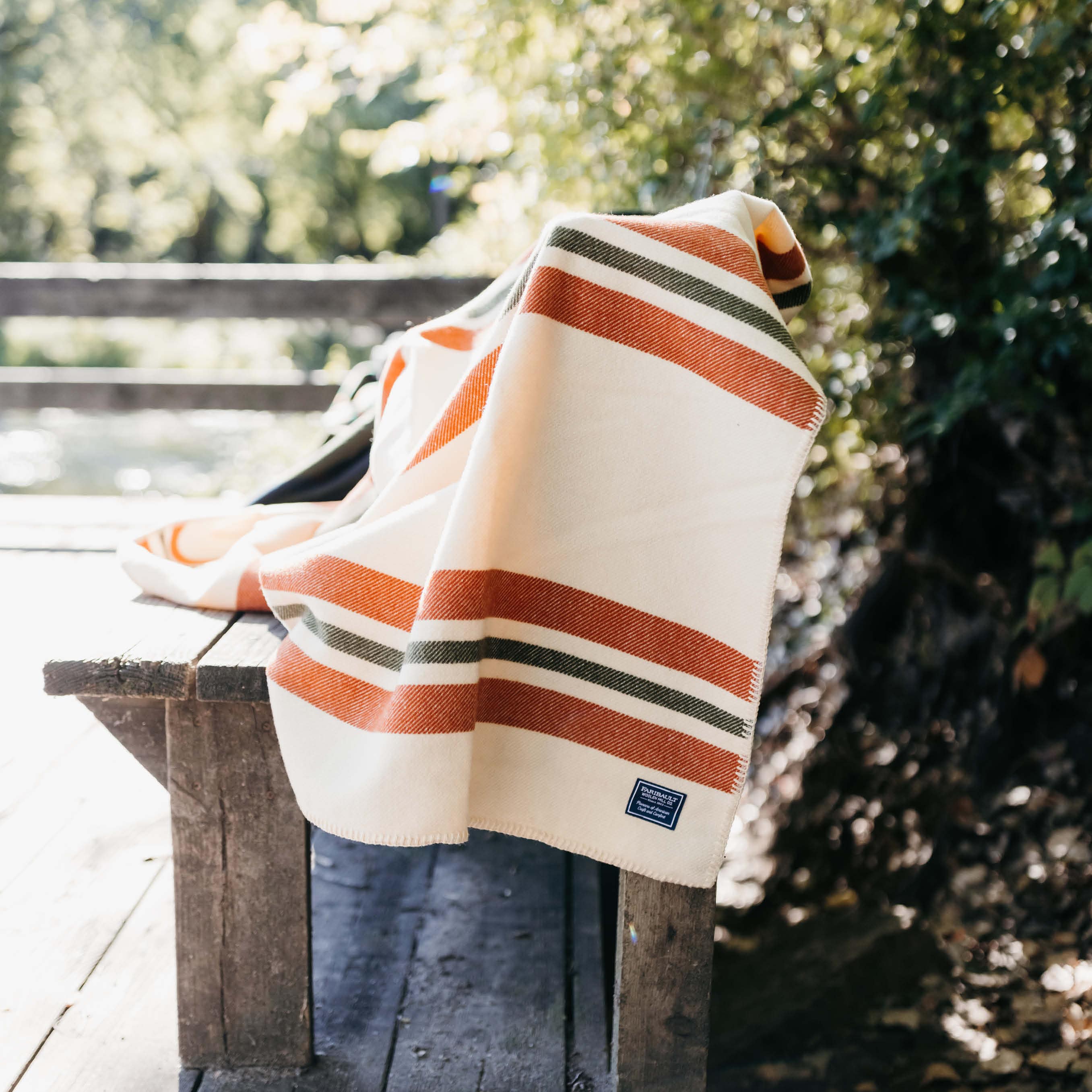 Cabin Wool Throw: Smoke olive navy